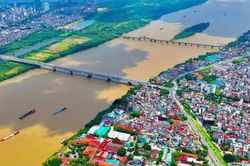 'Phòng khách của đô thị' và bài toán quyền lợi người dân ven sông Hồng