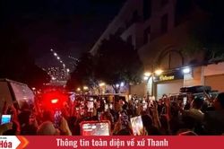Xã hội... “giơ tay”?!