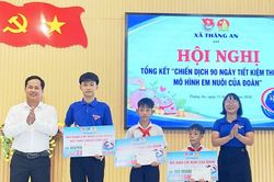 Đoàn xã Thăng An nhận đỡ đầu 6 học sinh có hoàn cảnh đặc biệt khó khăn