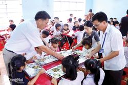 Ðảm bảo an toàn thực phẩm bữa ăn bán trú