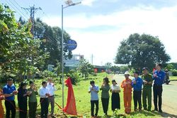 Khánh thành hai công trình "Thắp sáng đường biên" tại xã biên giới Ia O, Ia Dom