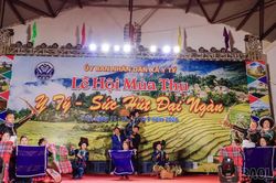 Duyên dáng Hội thi trình diễn trang phục các dân tộc xã Y Tý