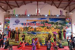 Khai mạc Lễ hội Mùa Thu Y Tý