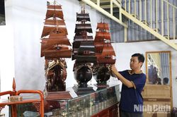 Độc đáo nghề chế tác thuyền buồm mỹ nghệ