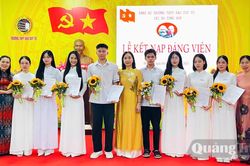 Để ươm mầm 'hạt giống đỏ'
