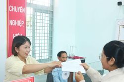 Tiếp sức cho cán bộ 'tuyến đầu' ở Quảng Ngãi Bài 2: 'Điểm tựa' từ Quy định số 207-QĐ/TW để cán bộ dám nghĩ, dám làm