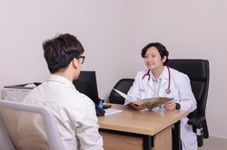 Muốn tuổi 60, 70 vẫn khỏe mạnh, bác sĩ khuyên làm 4 việc từ tuổi 40