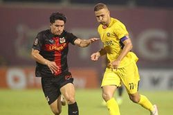 CLB Ninh Bình vươn lên dẫn đầu V-League