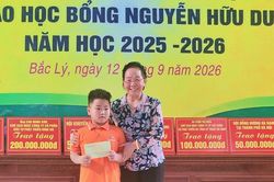 Quỹ học bổng Nguyễn Hữu Duyên trao thưởng cho 427 học sinh Bắc Lý, Ninh Bình