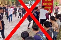 Vừa mới nhập học, nam sinh bị nhóm bạn đánh bằng tay, chân, mũ bảo hiểm: Công an vào cuộc