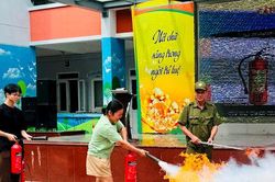 Phường Kim Liên nâng cao kỹ năng phòng cháy, chữa cháy cho người dân