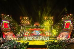Khán giả đêm khai mạc Festival Thăng Long - Hà Nội 2026 liên tục thốt lên 'Hay quá!'