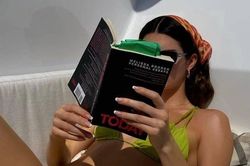 7 cuốn sách tiết lộ gu đọc của Kendall Jenner