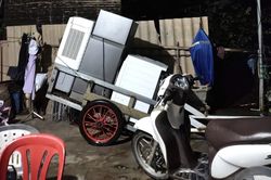 Miền Trung mưa xối xả, người dân chạy lũ từ 3h sáng