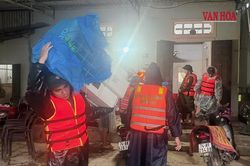 Quảng Trị:Người dân vùng biên giới chạy lũ trong đêm