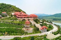 Quảng Ninh: Chính thức khai hội tại di tích quốc gia đặc biệt