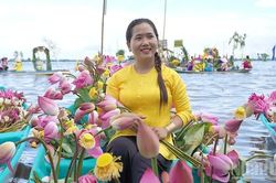 Khai hội mùa nước nổi ở vùng biên giới Hồng Ngự