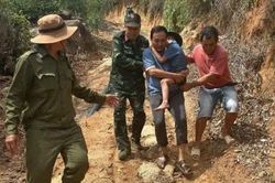 Xuyên đêm tìm kiếm cháu bé đi lạc trên núi ở Đắk Lắk