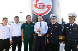 [Ảnh] Chủ tịch Quốc hội thăm, làm việc với Quân chủng Hải quân