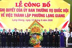 Hàng nghìn người dân dự Lễ công bố thành lập phường Lạng Giang