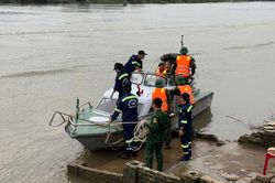 Nỗ lực tìm kiếm Thiếu tá Trần Văn Tùng và nam thanh niên trên sông Trà Lý