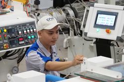 Người lao động phải thích ứng với công nghệ