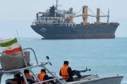 Iran, Oman đạt thỏa thuận về eo biển Hormuz
