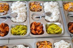 Xử lý nghiêm đơn vị cung cấp suất ăn không đạt yêu cầu
