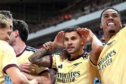 Arsenal thắng đầy bản lĩnh trên sân Sunderland
