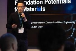 Nhà khoa học vật liệu AI hàng đầu trở về nước sau gần 20 năm ở Mỹ