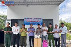 VKSND khu vực 12, tỉnh Lâm Đồng phối hợp bàn giao nhà cho hộ nghèo tại xã Hàm Thuận Bắc