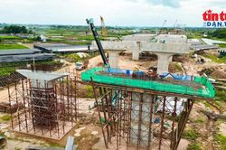 Nhộn nhịp công trường cầu Ngọc Hồi trước mục tiêu APEC 2027