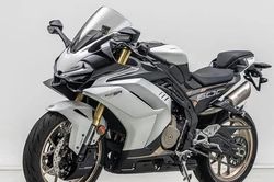 Môtô 4 xi lanh dung tích 500cc, trang bị tiên tiến, giá hơn 120 triệu đồng