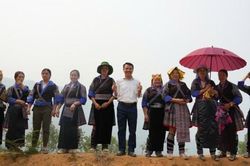 Lào Cai: Đưa nghị quyết vào cuộc sống, dòng điện chuẩn bị đến bản xa