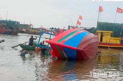 BĐBP Thanh Hóa phối hợp trục vớt tàu cá bị chìm