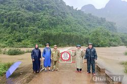 Phong Nha: Bảo đảm an toàn tại các ngầm tràn bị ngập