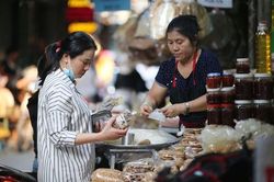 Đề xuất năm 2026 không xử phạt bằng tiền với hộ kinh doanh chuyển sang kê khai