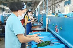 Kiểm soát giá cả, bảo đảm nguồn cung hàng hóa thiết yếu