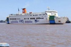 Ráo riết tìm 140 người trên tàu chở khách mất liên lạc của Indonesia