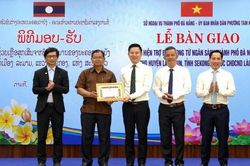 Đà Nẵng trao 2 tỷ đồng hỗ trợ huyện Lạ Màm khắc phục thiên tai