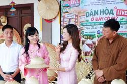 Tinh hoa làng nghề nón lá lên sóng livestream