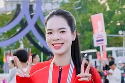 Lê Thanh Thúy, Quang Kiệt vinh dự cầm Quốc kỳ Việt Nam tại Lễ khai mạc ASIAD 20