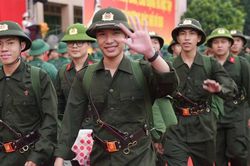 Bao nhi&ecirc;u tuổi kh&ocirc;ng c&ograve;n phải thực hiện nghĩa vụ qu&acirc;n sự?