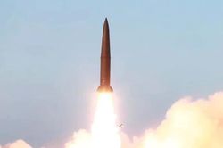 Triều Tiên phóng tên lửa Hwasong-11, thử thách phòng thủ Mỹ và đồng minh