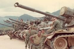 Xe tăng M-48 Mỹ chiến đấu trong địa hình rừng nhiệt đới như thế nào?