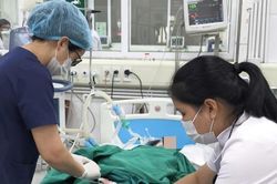 Không tự ý truyền dịch tại nhà khi mắc sốt xuất huyết