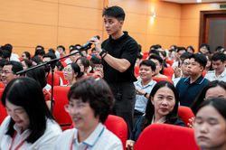Từ thủ khoa tỉnh Lâm Đồng đến bác sĩ nội trú chuyên ngành Ung thư