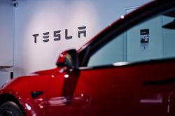 Tesla sắp bán chính hãng tại Việt Nam?