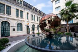 Bên trong toà nhà Bưu điện Hà Nội