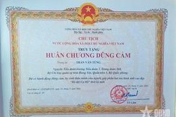 Chủ tịch nước truy tặng Huân chương Dũng cảm đối với Trung tá Trần Văn Tùng